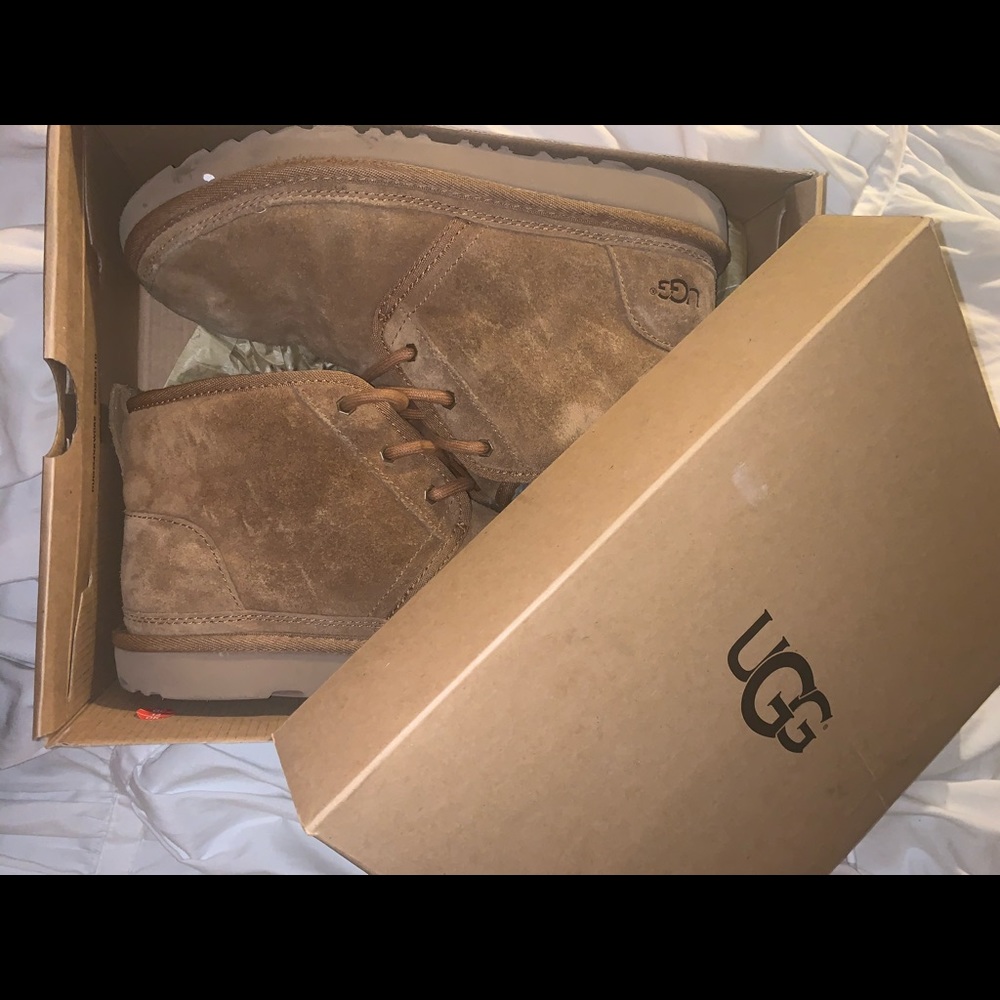 Neumel Uggs size 5